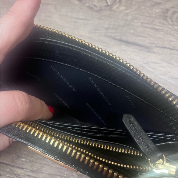 Burberry Wallet Leather Black Round - Picture 9 of 9
